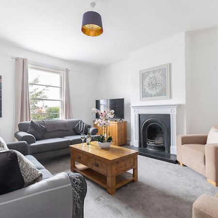 Fabulous, Vibrant, Town House, Central Bath Road เชลเทนแฮม ภายนอก รูปภาพ