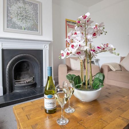 Fabulous, Vibrant, Town House, Central Bath Road เชลเทนแฮม ภายนอก รูปภาพ