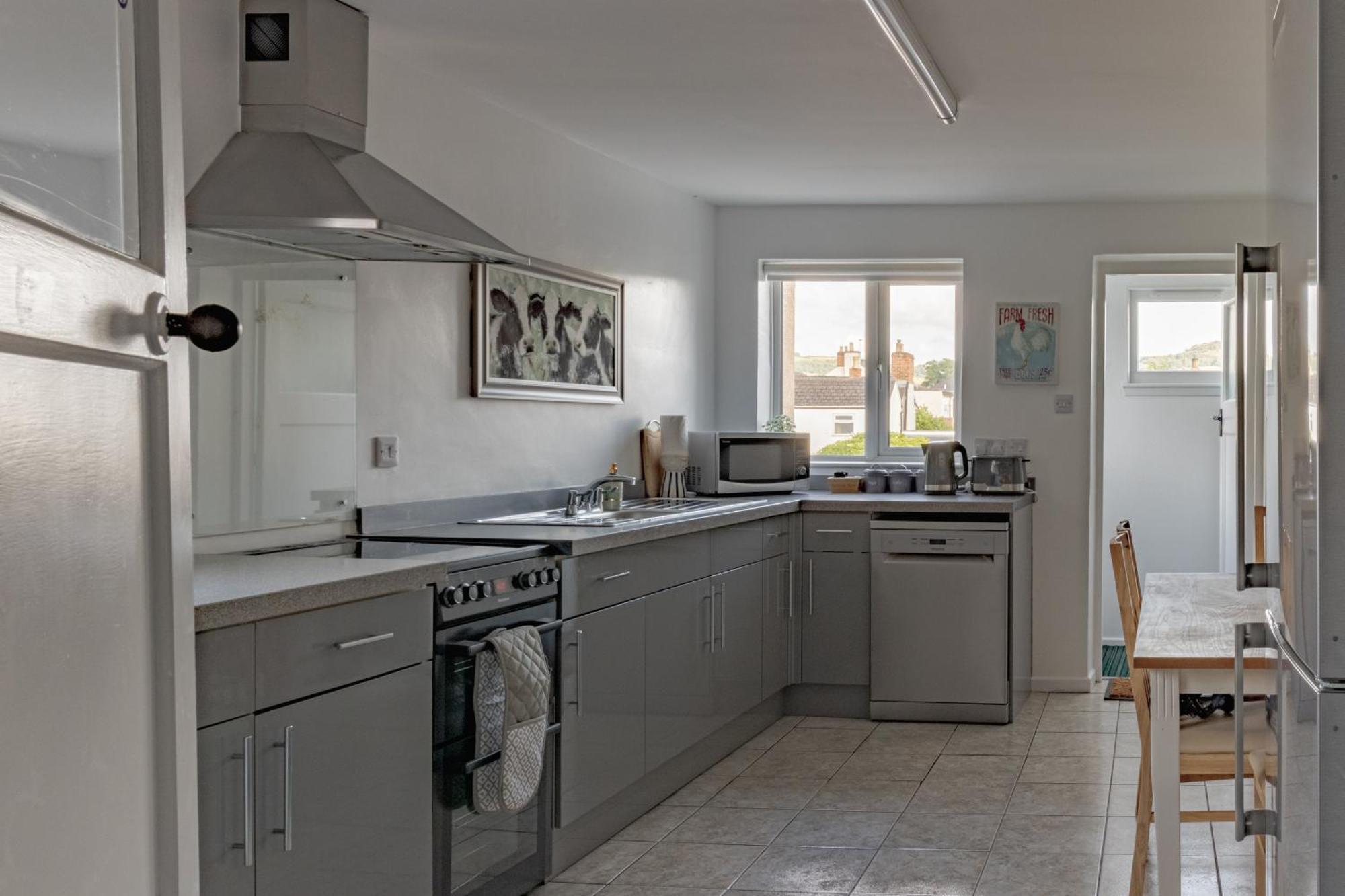 Fabulous, Vibrant, Town House, Central Bath Road เชลเทนแฮม ภายนอก รูปภาพ