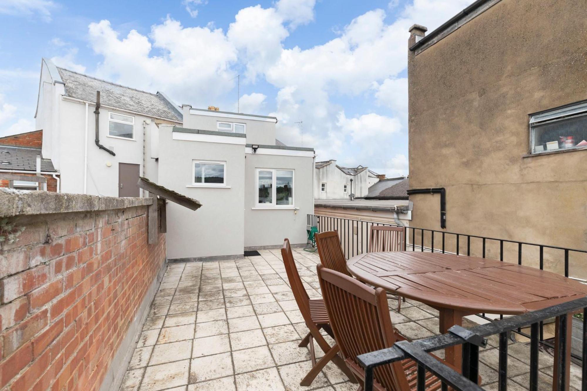 Fabulous, Vibrant, Town House, Central Bath Road เชลเทนแฮม ภายนอก รูปภาพ