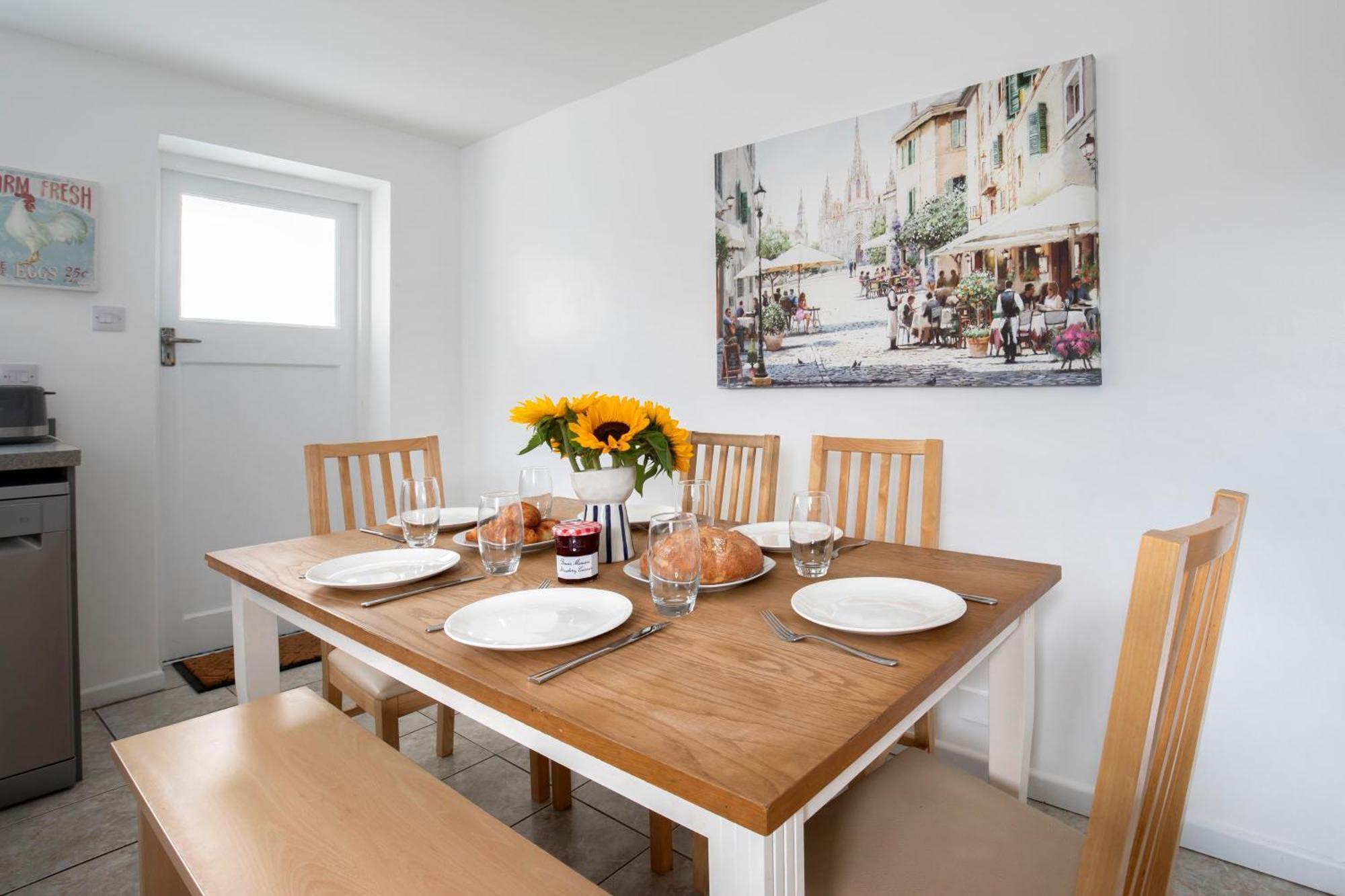 Fabulous, Vibrant, Town House, Central Bath Road เชลเทนแฮม ภายนอก รูปภาพ
